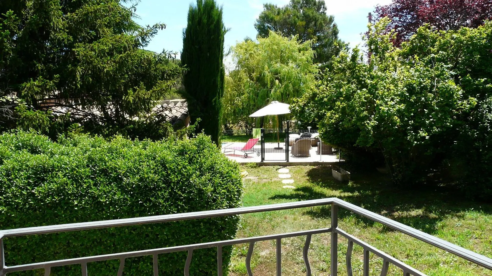 Villa Provencal Paradise: Sainte Victoire Views Near Aix-en-Provence Venelles