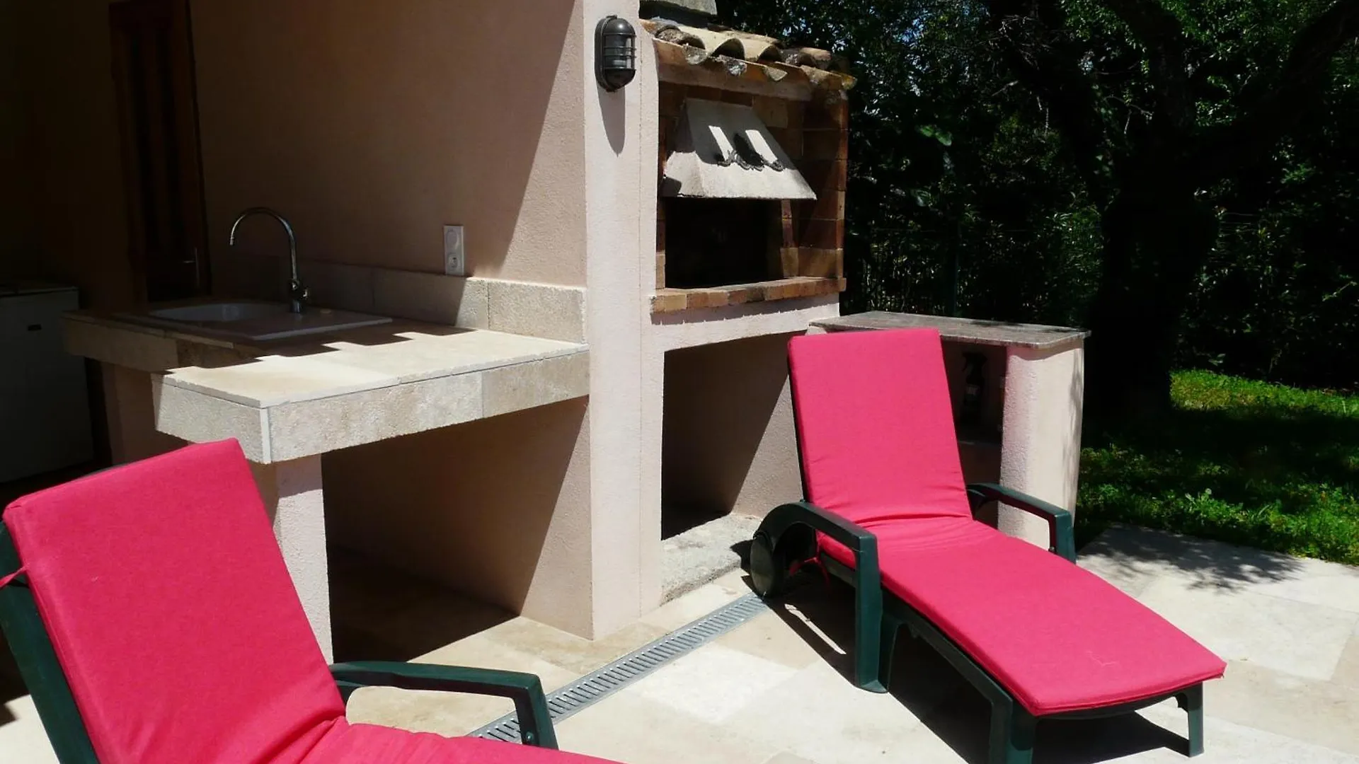 Provencal Paradise: Sainte Victoire Views Near Aix-en-Provence Venelles 0*,