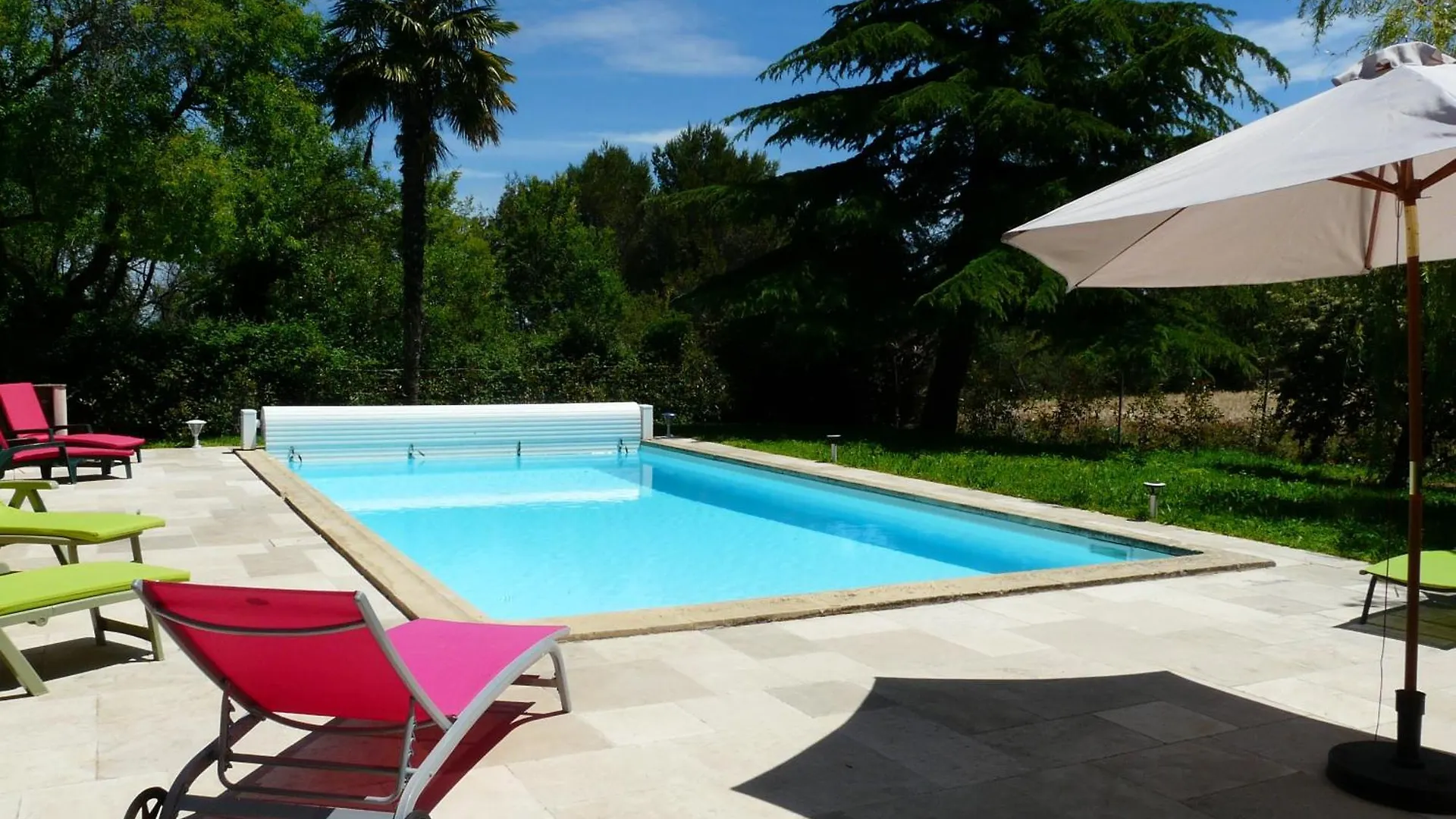 Villa Provencal Paradise: Sainte Victoire Views Near Aix-en-Provence Venelles