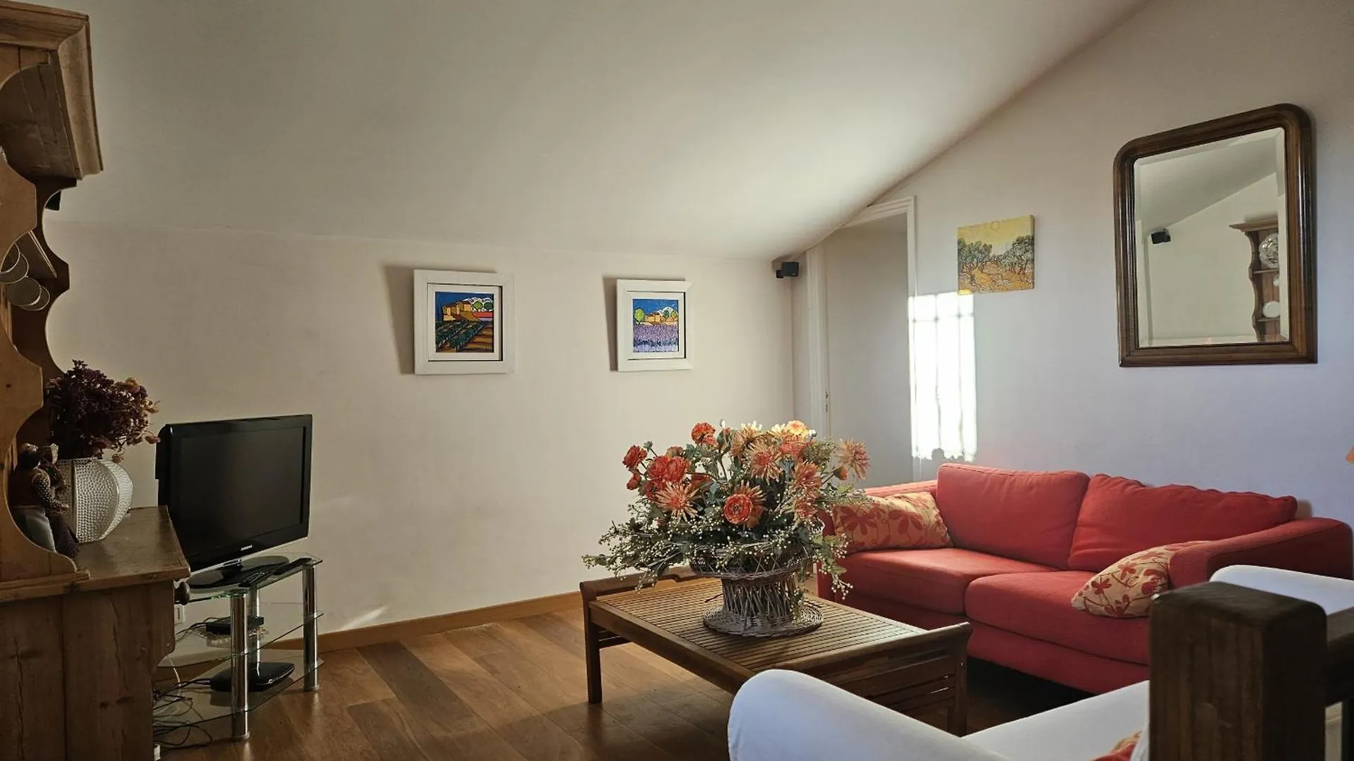 Villa Provencal Paradise: Sainte Victoire Views Near Aix-en-Provence Venelles